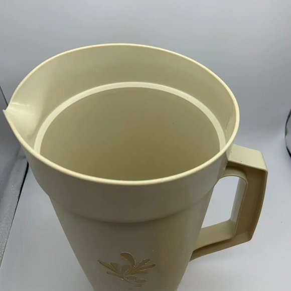 Vintage 1970s Tupperware Almond Harvest 1 Quart Retro Beverage Pitcher - Picture 12 of 16